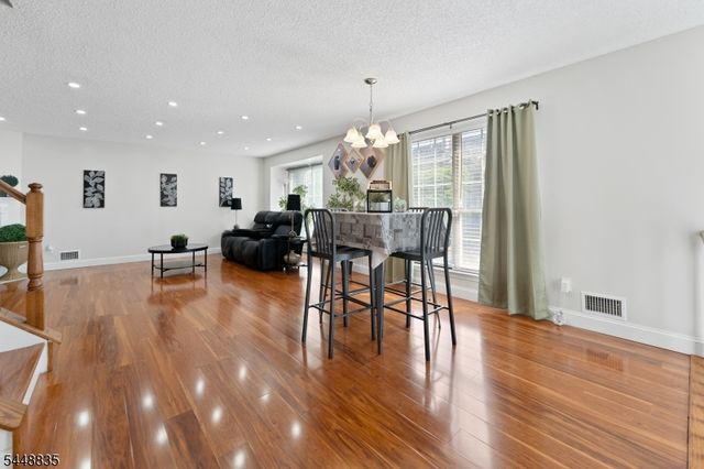 25 Holly St, Jersey City, NJ 07305