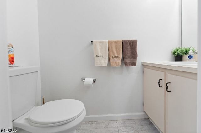 25 Holly St, Jersey City, NJ 07305