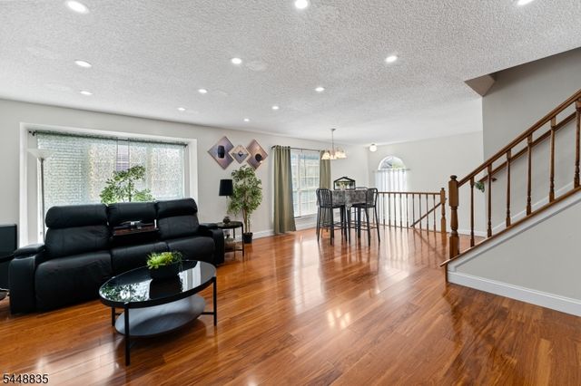 25 Holly St, Jersey City, NJ 07305