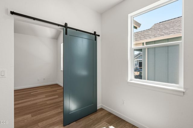 202 Gangnes Drive, Talent, OR 97540