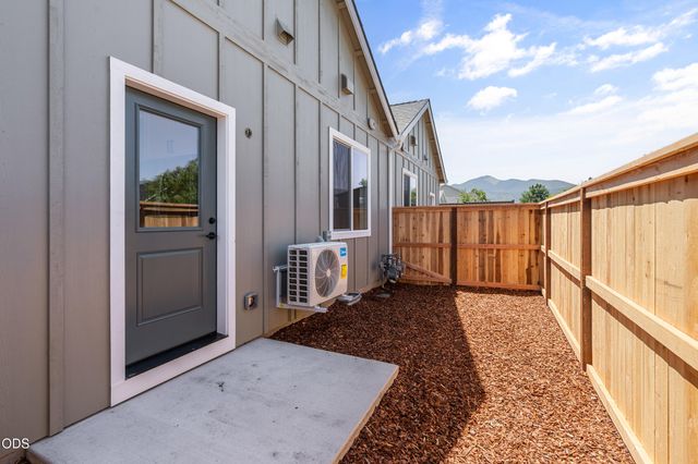 202 Gangnes Drive, Talent, OR 97540