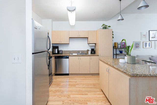 630 W 6th Street 407, Los Angeles, CA 90017