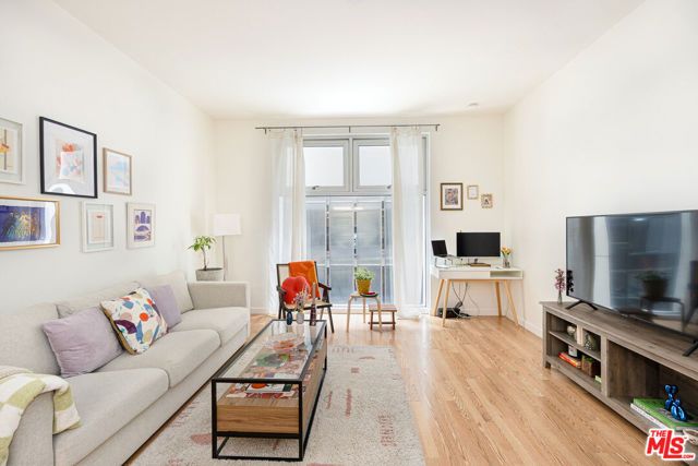 630 W 6th Street 407, Los Angeles, CA 90017