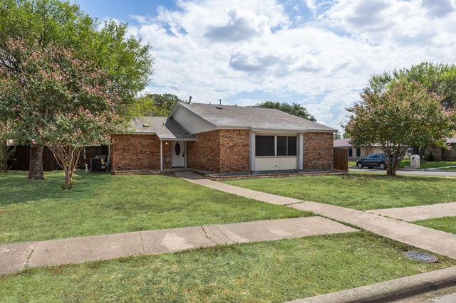 7418 Boisenberry Lane, Dallas, TX 75249