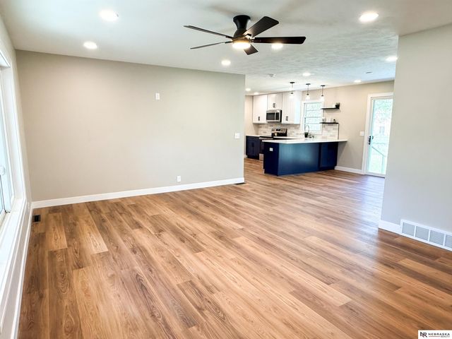 1311 N 95th Street, Omaha, NE 68114