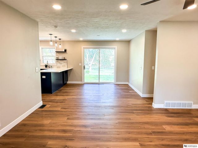 1311 N 95th Street, Omaha, NE 68114