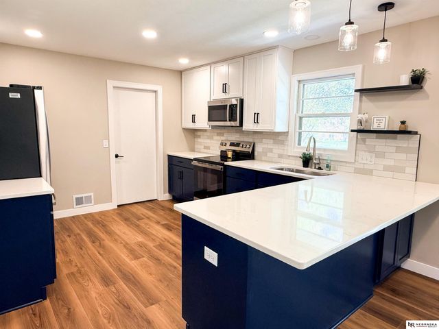 1311 N 95th Street, Omaha, NE 68114