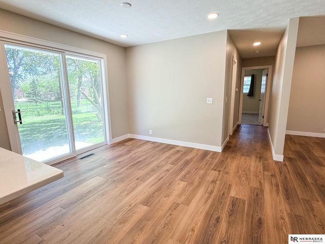 1311 N 95th Street, Omaha, NE 68114