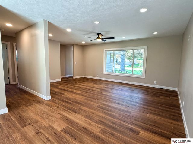 1311 N 95th Street, Omaha, NE 68114