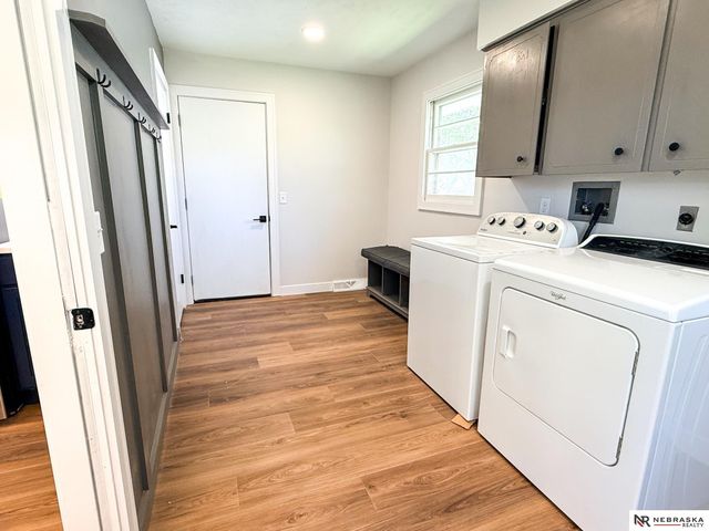 1311 N 95th Street, Omaha, NE 68114