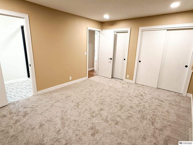1311 N 95th Street, Omaha, NE 68114