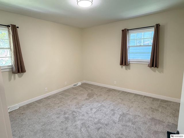 1311 N 95th Street, Omaha, NE 68114