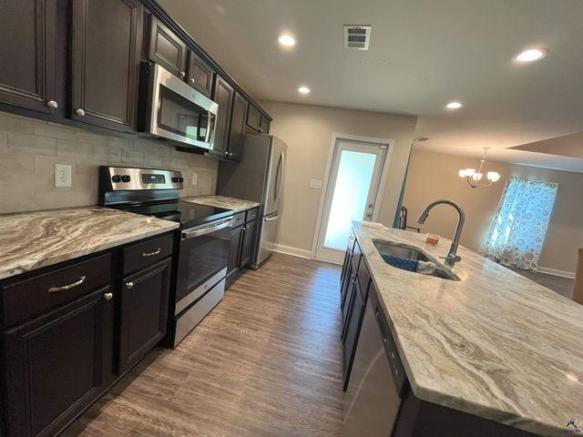 107 Red Tail Circle, Byron, GA 31008