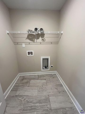 107 Red Tail Circle, Byron, GA 31008