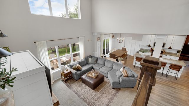 599 E 119th Place, Crown Point, IN 46307