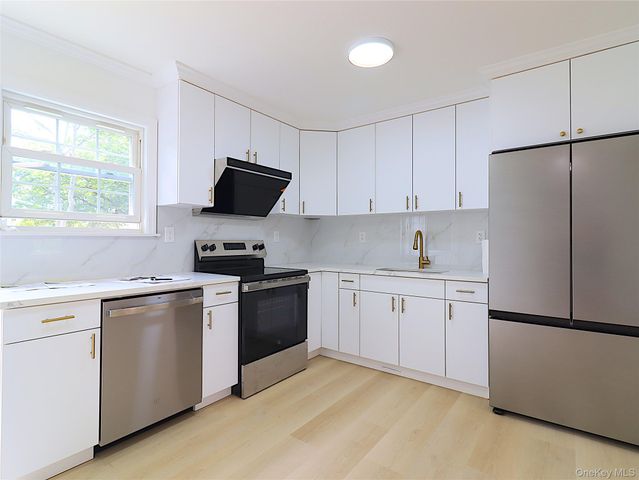 7 Locust Street, Glen Head, NY 11545