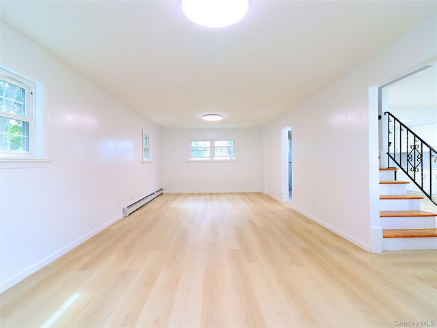 7 Locust Street, Glen Head, NY 11545
