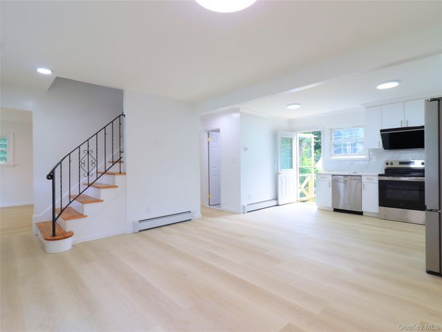 7 Locust Street, Glen Head, NY 11545