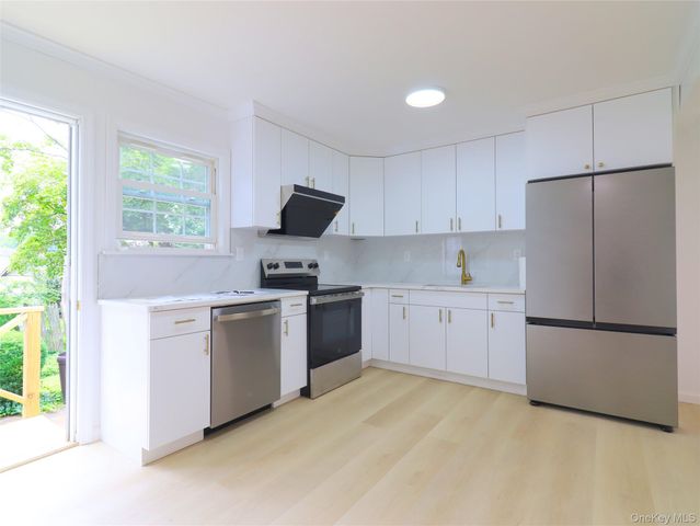 7 Locust Street, Glen Head, NY 11545