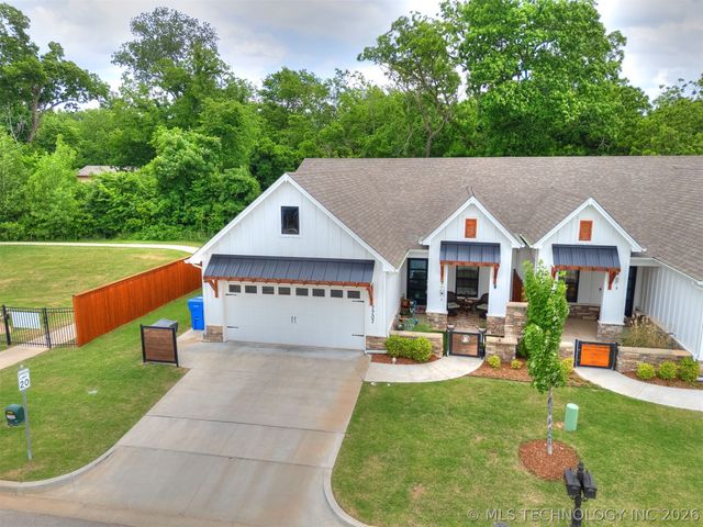 7707 S Redbud Avenue, Broken Arrow, OK 74011