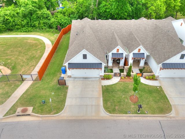 7707 S Redbud Avenue, Broken Arrow, OK 74011