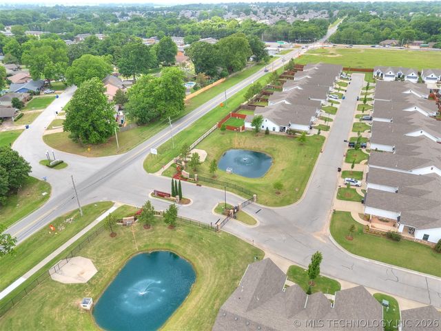 7707 S Redbud Avenue, Broken Arrow, OK 74011