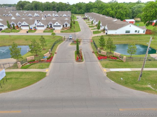 7707 S Redbud Avenue, Broken Arrow, OK 74011