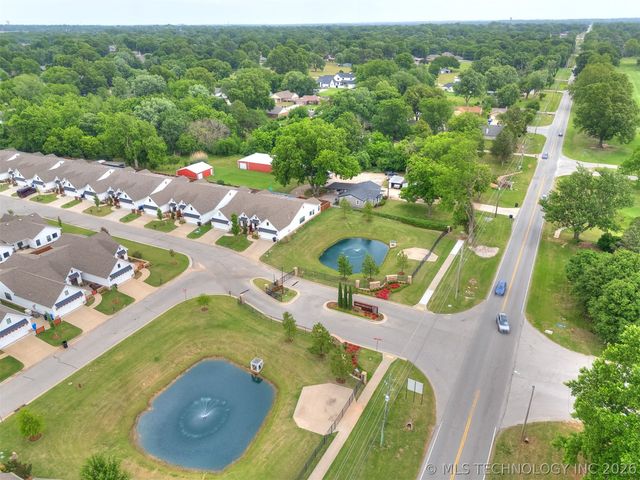 7707 S Redbud Avenue, Broken Arrow, OK 74011