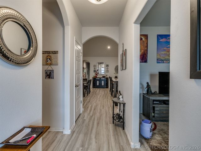 7707 S Redbud Avenue, Broken Arrow, OK 74011