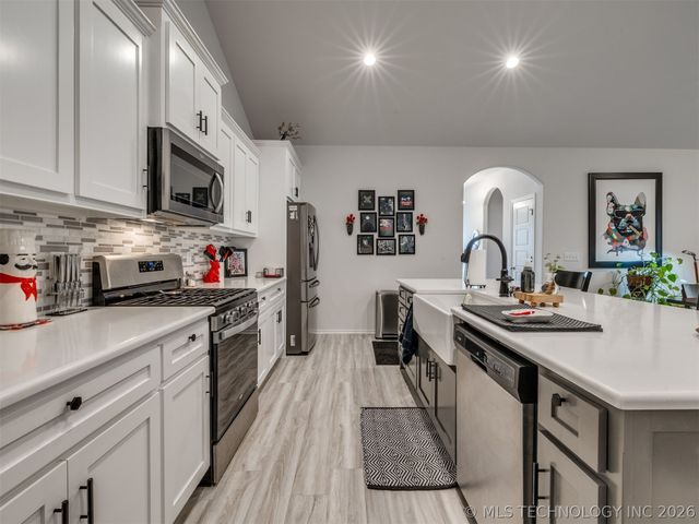 7707 S Redbud Avenue, Broken Arrow, OK 74011