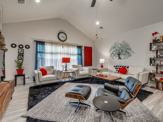 7707 S Redbud Avenue, Broken Arrow, OK 74011