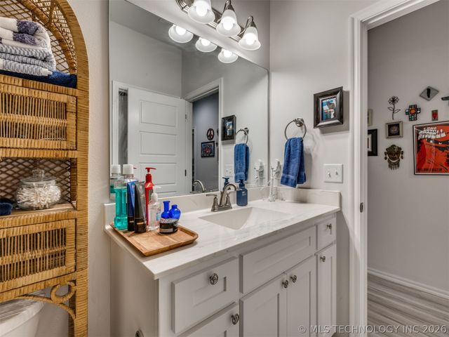 7707 S Redbud Avenue, Broken Arrow, OK 74011