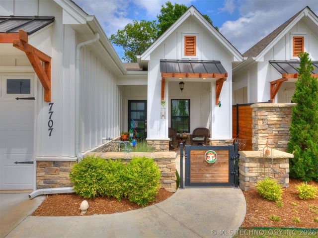 7707 S Redbud Avenue, Broken Arrow, OK 74011