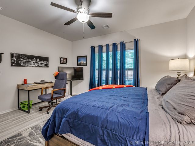 7707 S Redbud Avenue, Broken Arrow, OK 74011