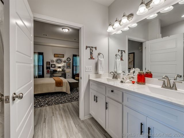 7707 S Redbud Avenue, Broken Arrow, OK 74011