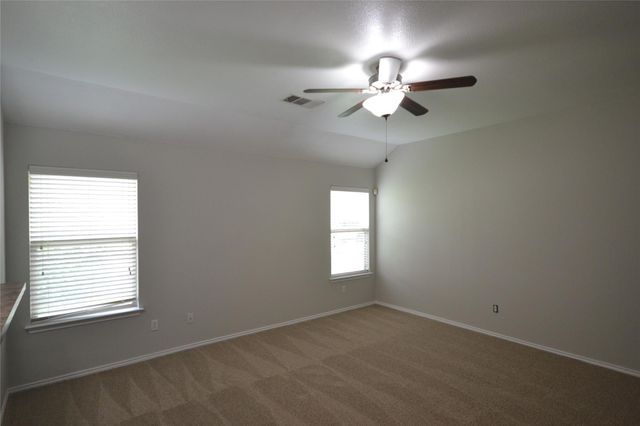 228 Falcon LN, Leander, TX 78641