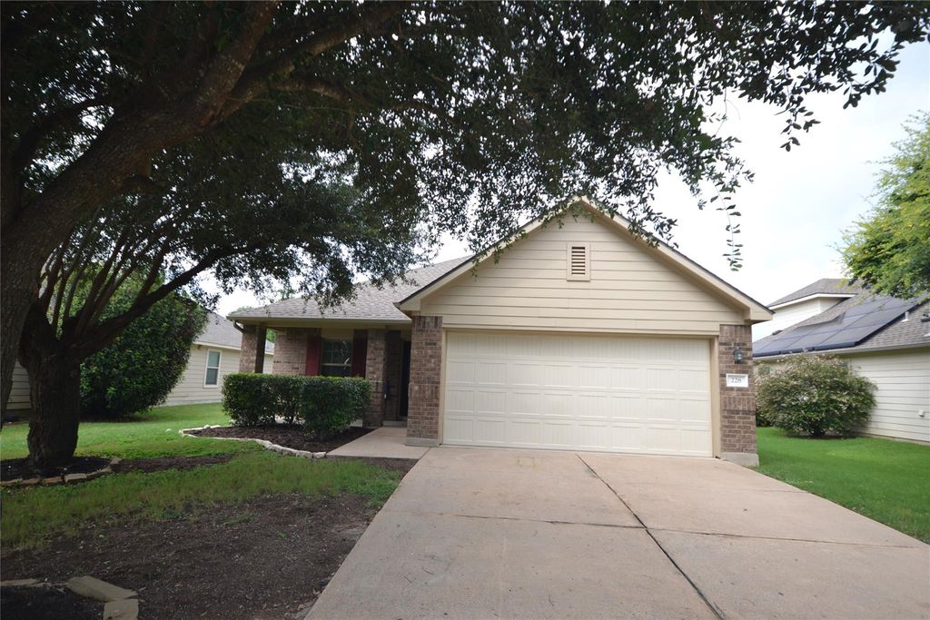 228 Falcon LN, Leander, TX 78641