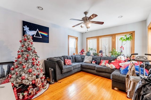 4706 N Kilpatrick Avenue, Chicago, IL 60630