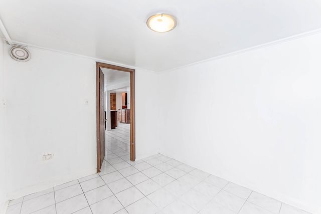 4706 N Kilpatrick Avenue, Chicago, IL 60630