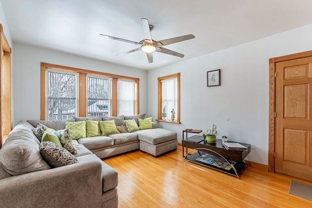 4706 N Kilpatrick Avenue, Chicago, IL 60630