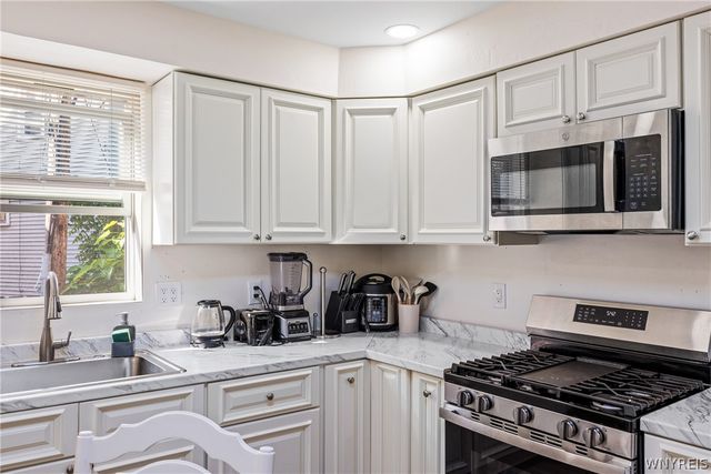 28 Mineral Springs Road, Buffalo, NY 14210