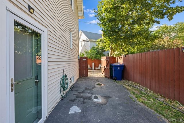 28 Mineral Springs Road, Buffalo, NY 14210