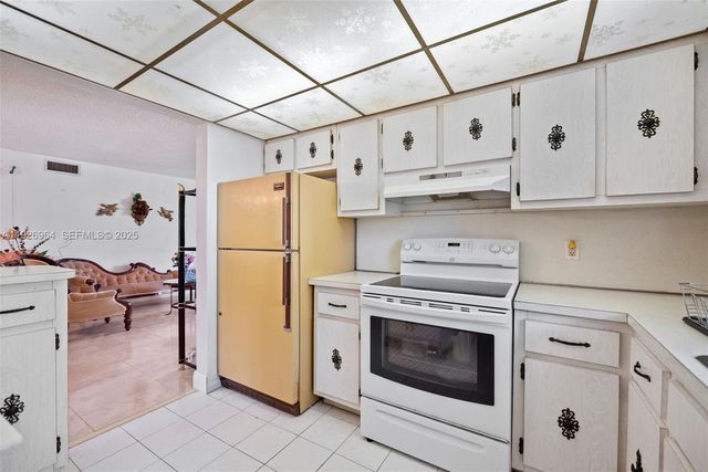 18131 NW 20th Ave, Miami Gardens, FL 33056