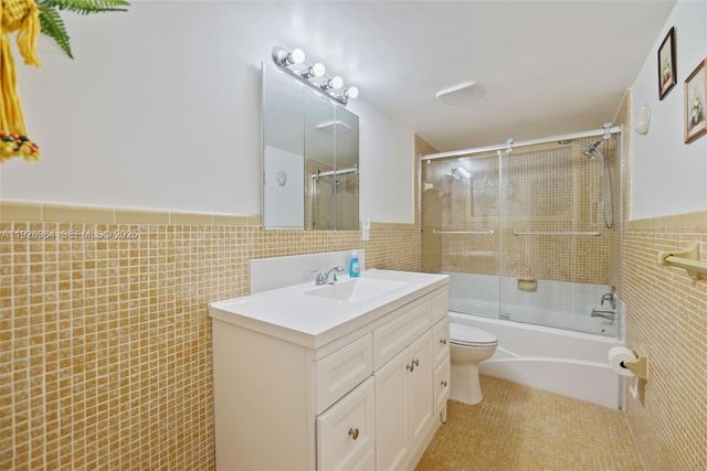 18131 NW 20th Ave, Miami Gardens, FL 33056