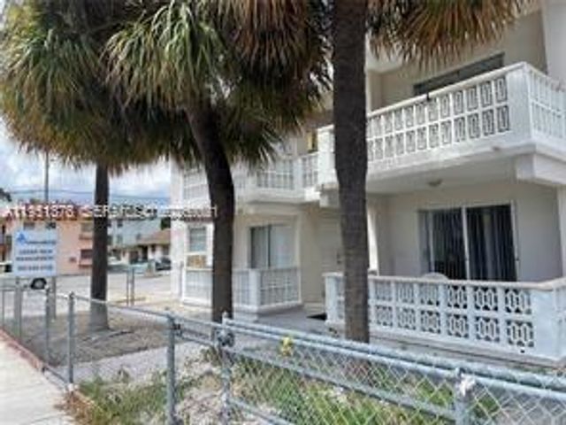 1057 SW 7th St 3, Miami, FL 33130