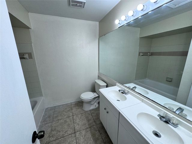 1932 LAKE ATRIUMS CIRCLE 85, Orlando, FL 32839