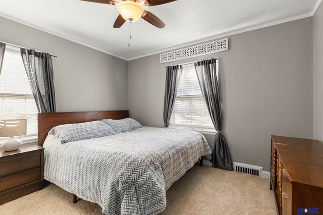 1208 S 37th Street, Lincoln, NE 68510