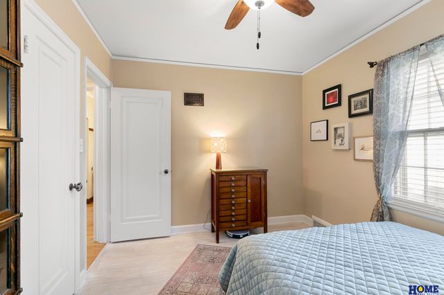 1208 S 37th Street, Lincoln, NE 68510