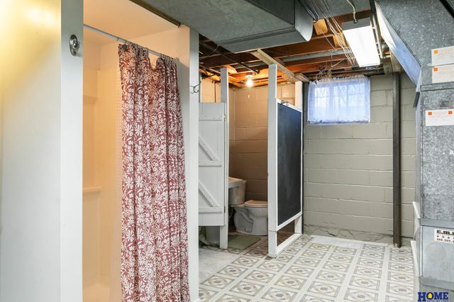 1208 S 37th Street, Lincoln, NE 68510