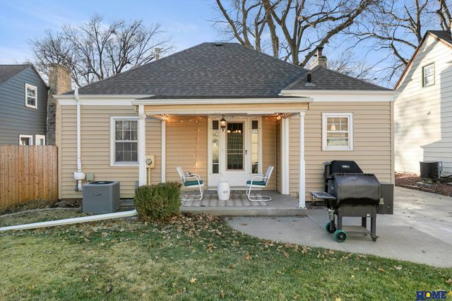 1208 S 37th Street, Lincoln, NE 68510